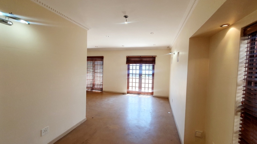 5 Bedroom Property for Sale in Waterkloof Park Gauteng