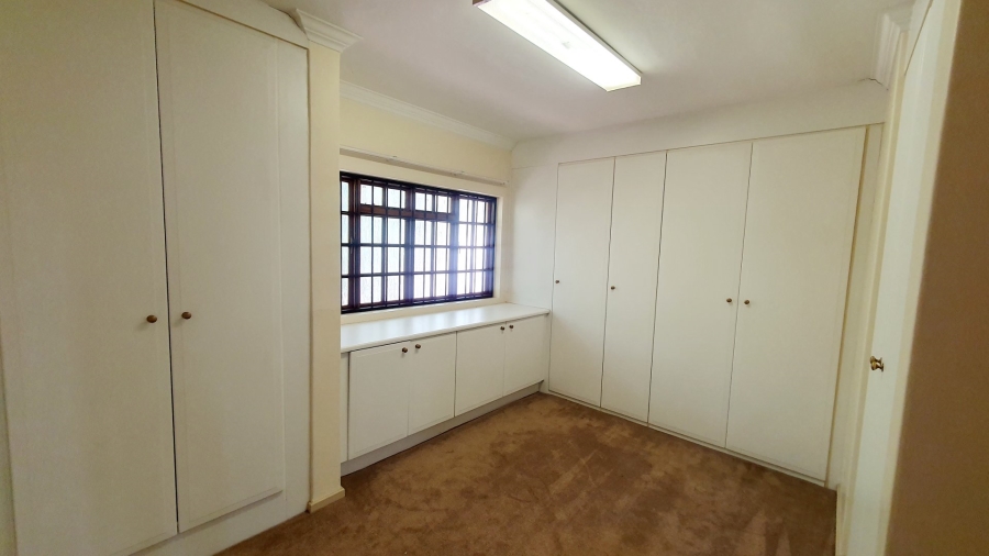 5 Bedroom Property for Sale in Waterkloof Park Gauteng