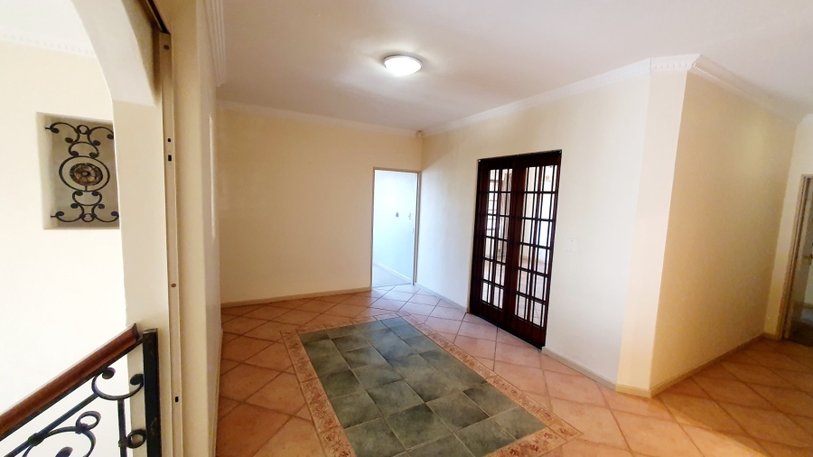 5 Bedroom Property for Sale in Waterkloof Park Gauteng