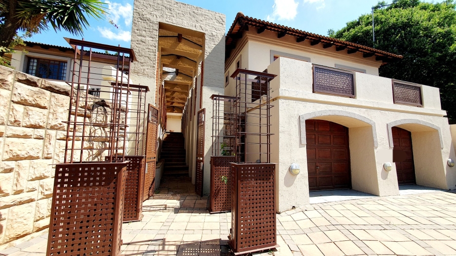 5 Bedroom Property for Sale in Waterkloof Park Gauteng