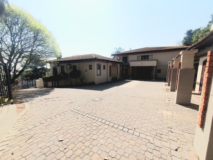 5 Bedroom Property for Sale in Waterkloof Park Gauteng