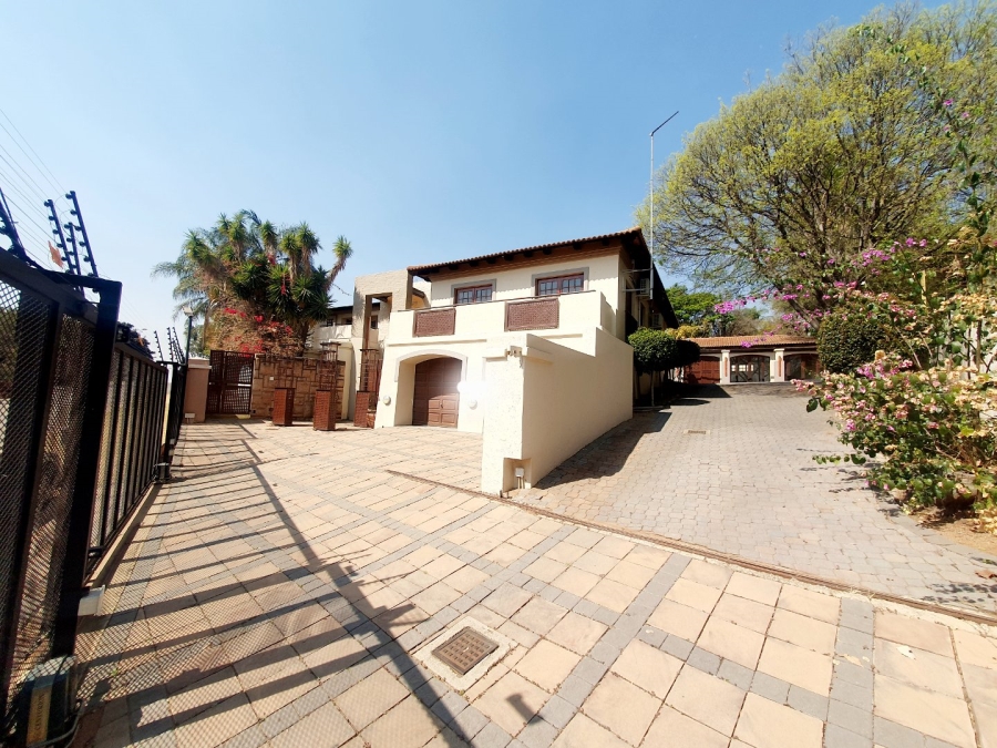 5 Bedroom Property for Sale in Waterkloof Park Gauteng