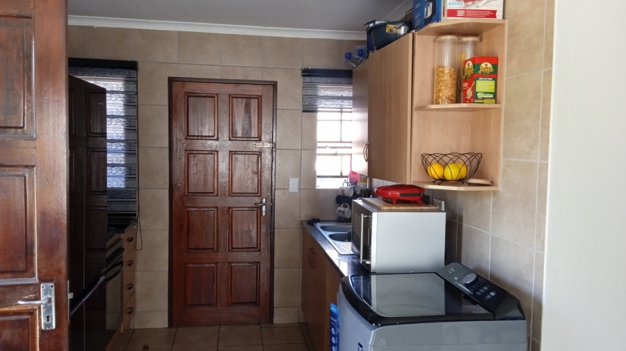 3 Bedroom Property for Sale in Olievenhoutbosch Gauteng