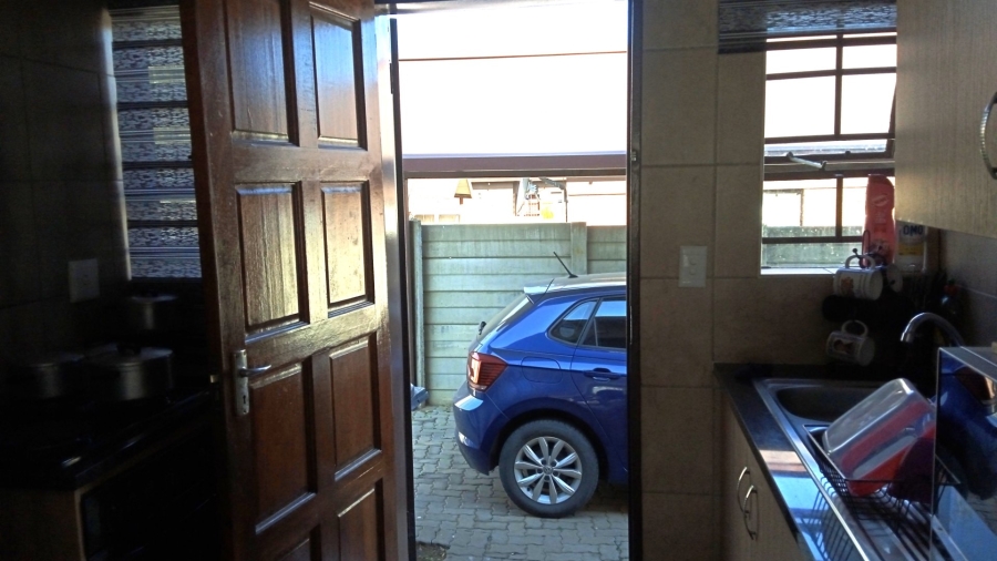 3 Bedroom Property for Sale in Olievenhoutbosch Gauteng