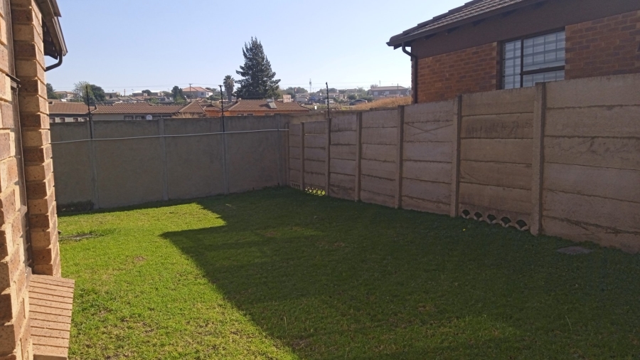 3 Bedroom Property for Sale in Olievenhoutbosch Gauteng