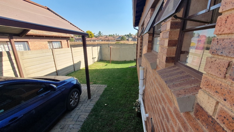 3 Bedroom Property for Sale in Olievenhoutbosch Gauteng