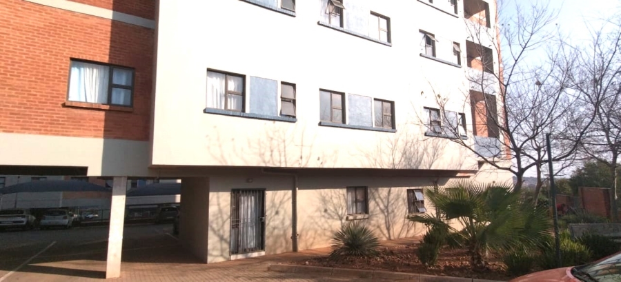 2 Bedroom Property for Sale in Die Hoewes Gauteng