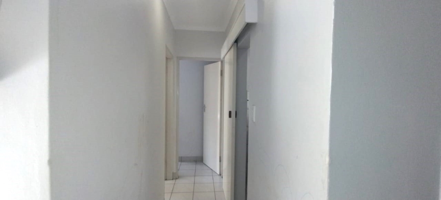 2 Bedroom Property for Sale in Die Hoewes Gauteng