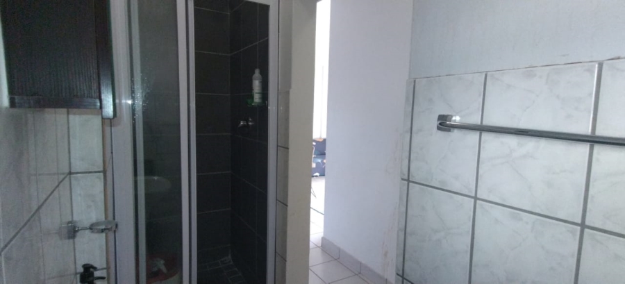 2 Bedroom Property for Sale in Die Hoewes Gauteng