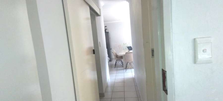 2 Bedroom Property for Sale in Die Hoewes Gauteng