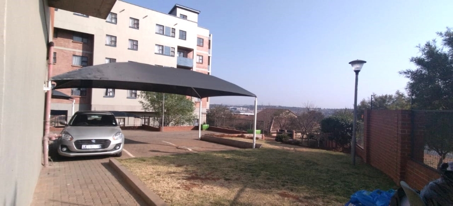 2 Bedroom Property for Sale in Die Hoewes Gauteng