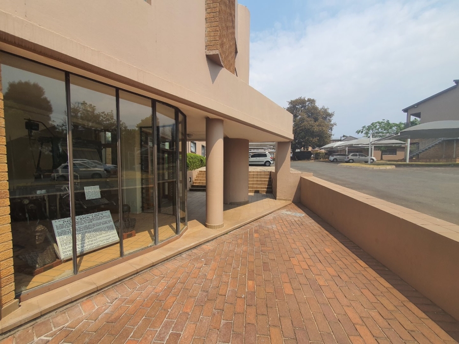 To Let 1 Bedroom Property for Rent in Helderkruin Gauteng