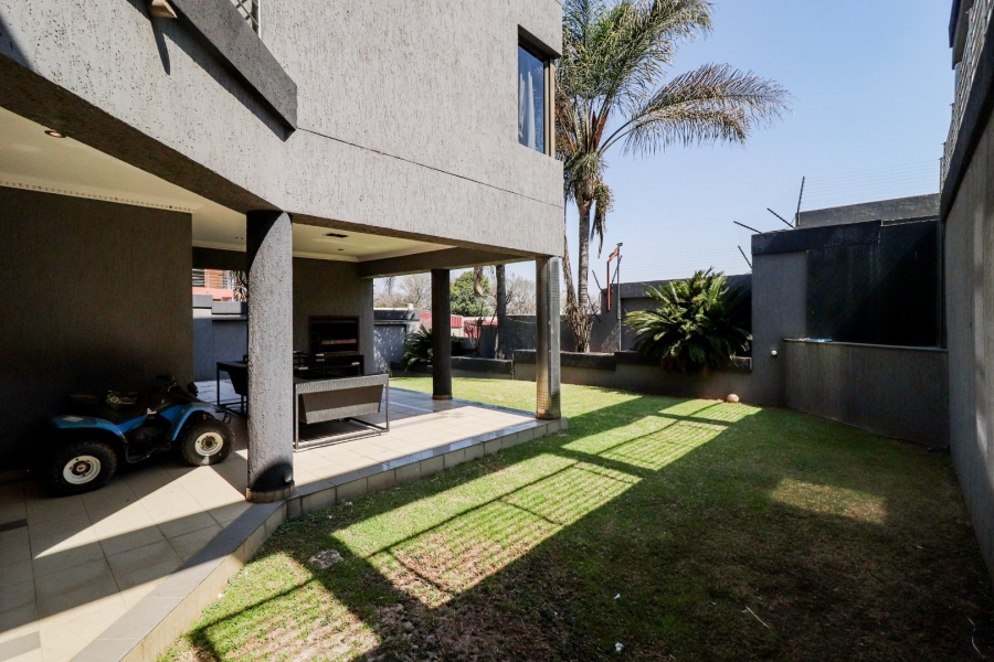 6 Bedroom Property for Sale in Bassonia Estate Gauteng