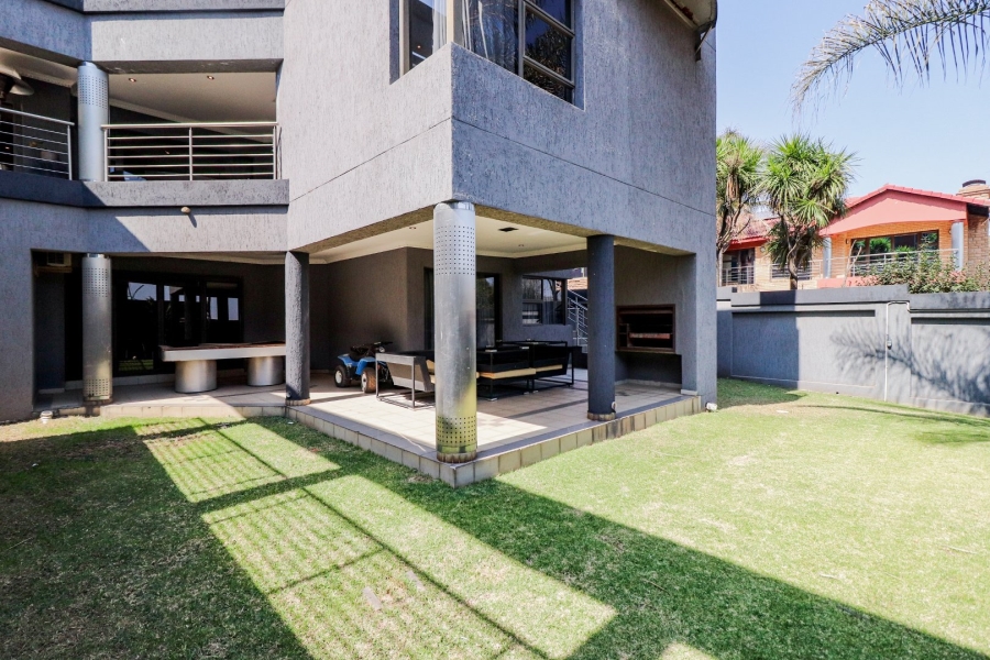 6 Bedroom Property for Sale in Bassonia Estate Gauteng