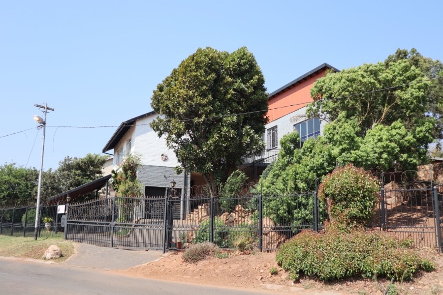 4 Bedroom Property for Sale in Lindhaven Gauteng