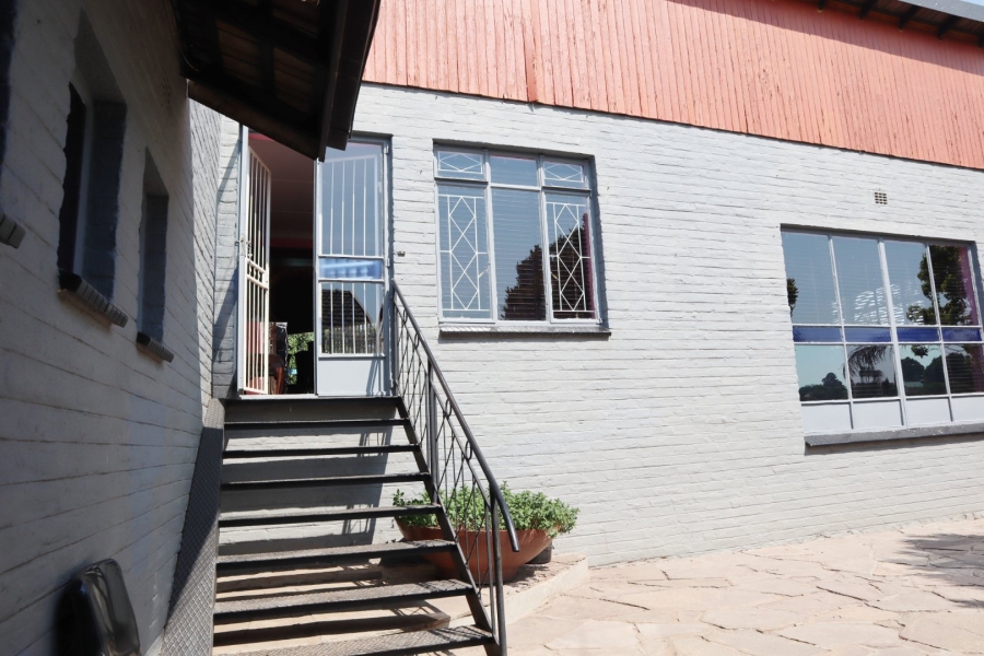 4 Bedroom Property for Sale in Lindhaven Gauteng