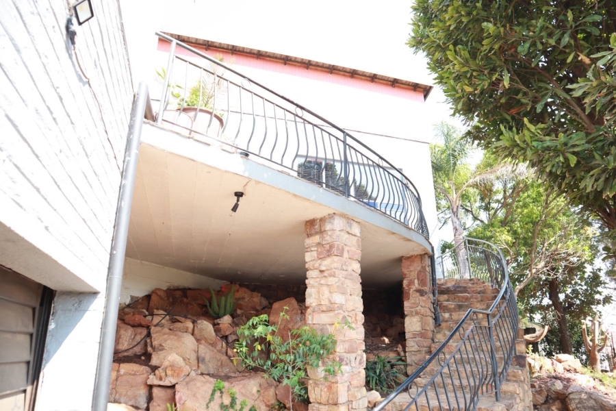 4 Bedroom Property for Sale in Lindhaven Gauteng