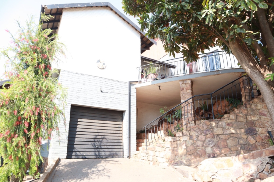 4 Bedroom Property for Sale in Lindhaven Gauteng