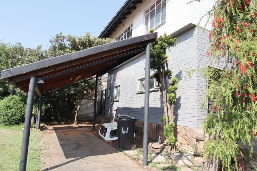 4 Bedroom Property for Sale in Lindhaven Gauteng