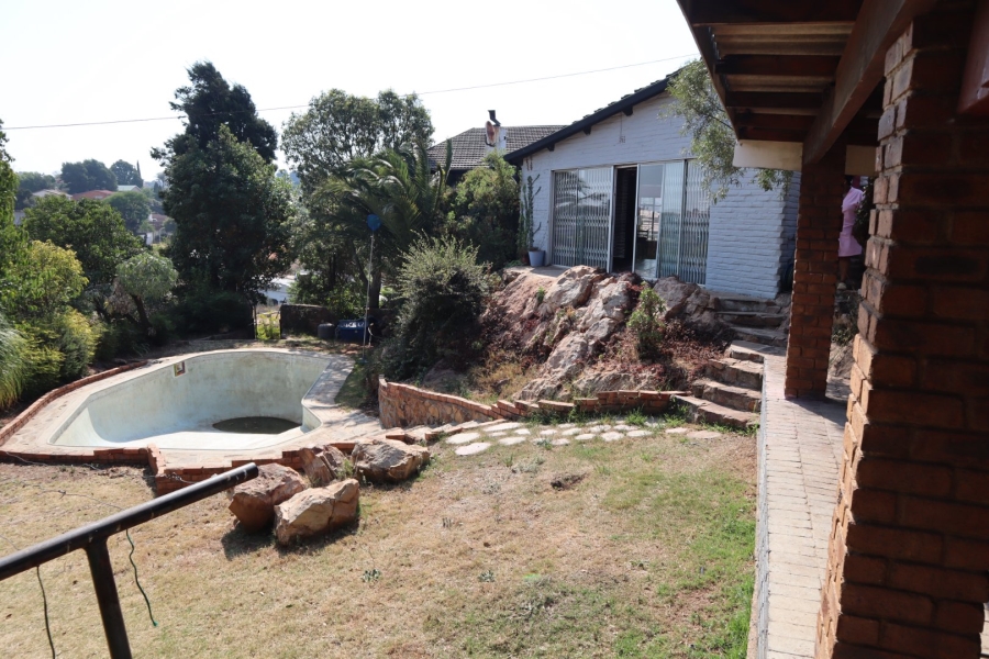 4 Bedroom Property for Sale in Lindhaven Gauteng