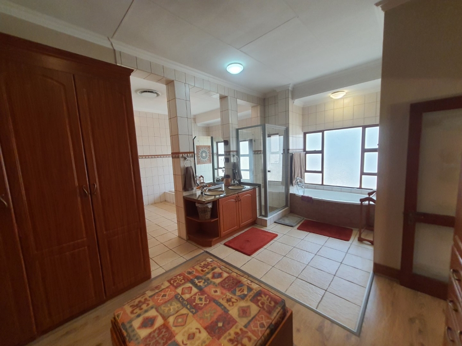 4 Bedroom Property for Sale in Silver Lakes Golf Estate Gauteng