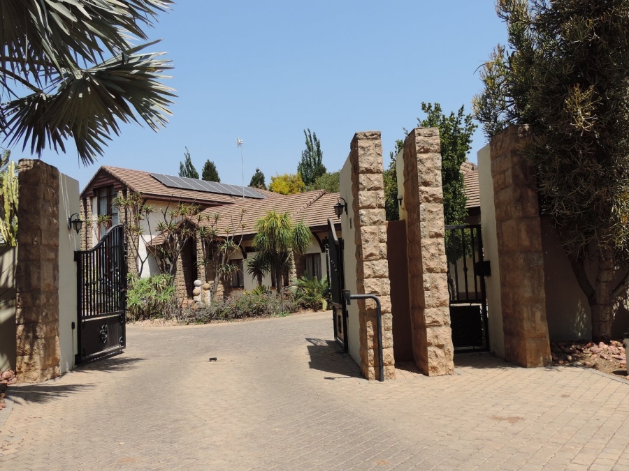 4 Bedroom Property for Sale in Silver Lakes Golf Estate Gauteng