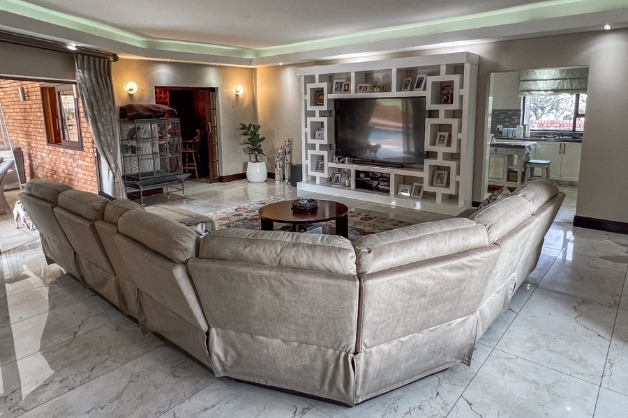 6 Bedroom Property for Sale in Meyersdal Gauteng