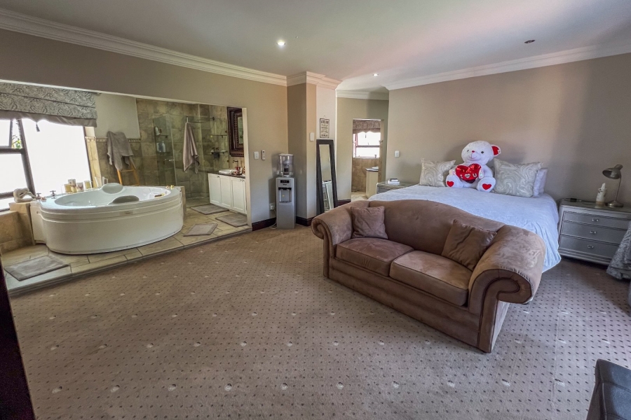 6 Bedroom Property for Sale in Meyersdal Gauteng