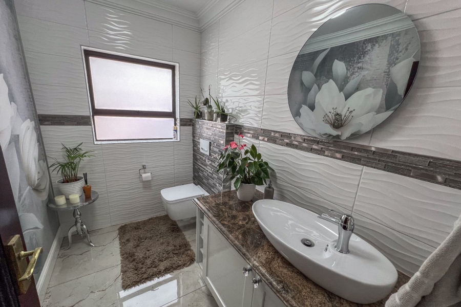 6 Bedroom Property for Sale in Meyersdal Gauteng