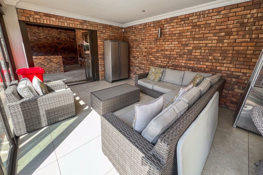 6 Bedroom Property for Sale in Meyersdal Gauteng