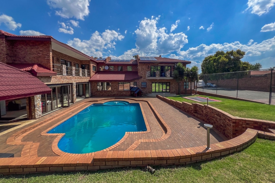 6 Bedroom Property for Sale in Meyersdal Gauteng