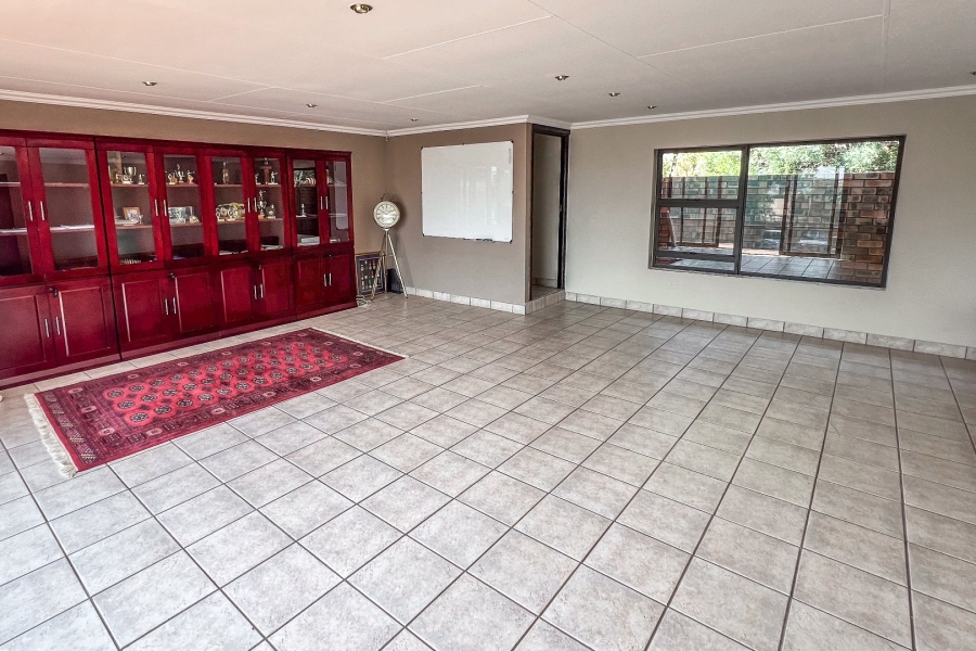6 Bedroom Property for Sale in Meyersdal Gauteng