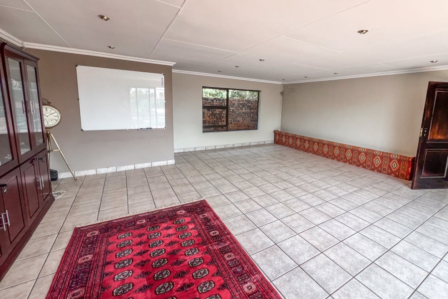 6 Bedroom Property for Sale in Meyersdal Gauteng