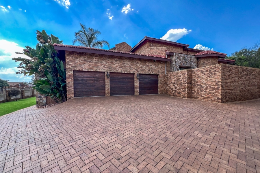 6 Bedroom Property for Sale in Meyersdal Gauteng