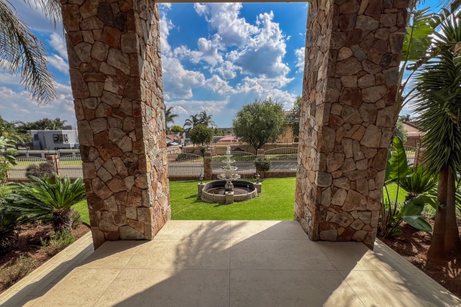 6 Bedroom Property for Sale in Meyersdal Gauteng