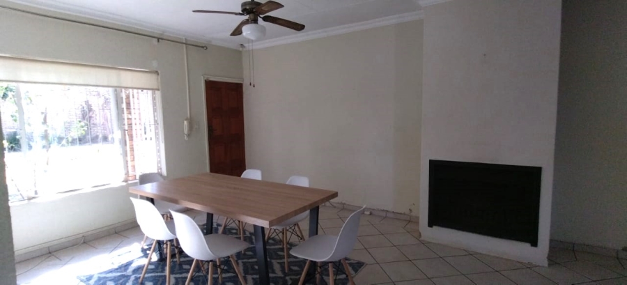 4 Bedroom Property for Sale in Rooihuiskraal Gauteng