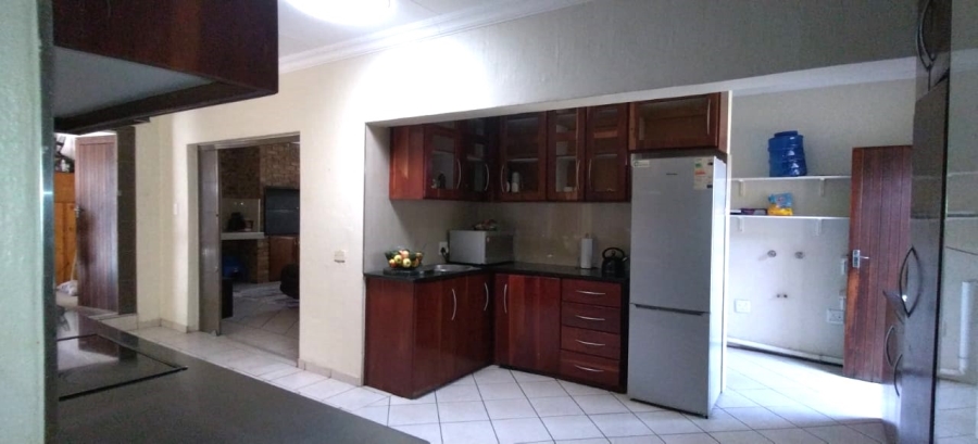 4 Bedroom Property for Sale in Rooihuiskraal Gauteng