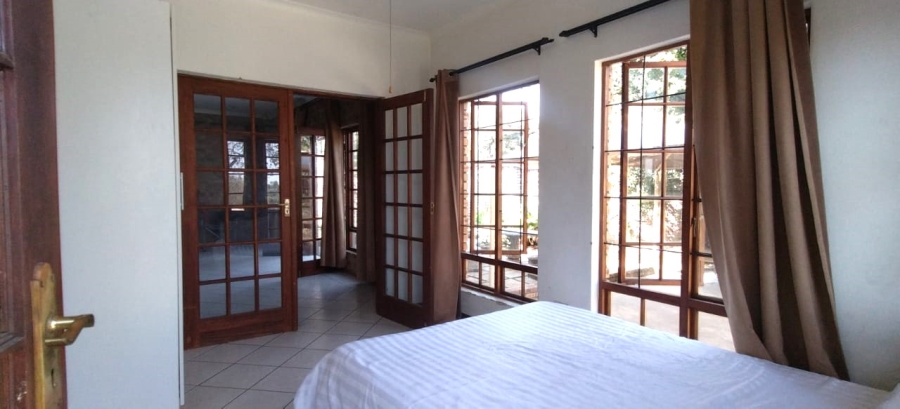 4 Bedroom Property for Sale in Rooihuiskraal Gauteng