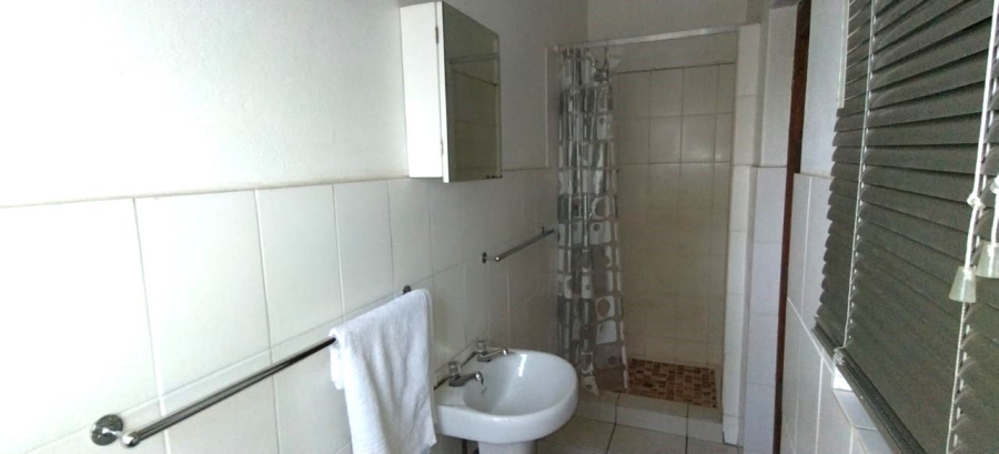 4 Bedroom Property for Sale in Rooihuiskraal Gauteng