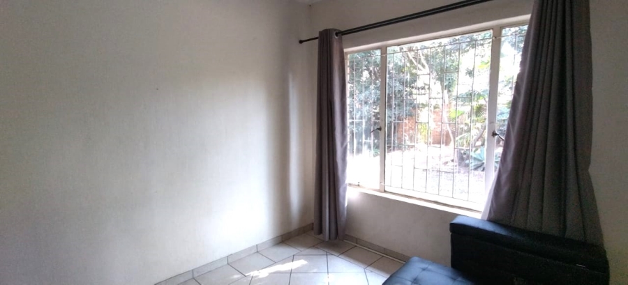 4 Bedroom Property for Sale in Rooihuiskraal Gauteng