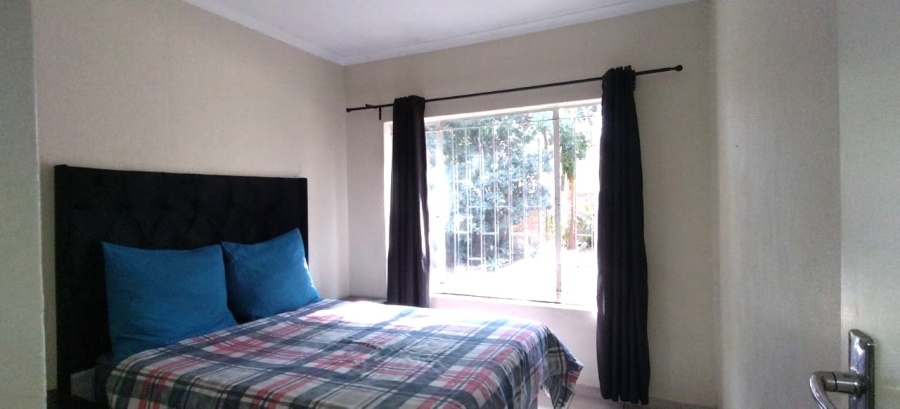 4 Bedroom Property for Sale in Rooihuiskraal Gauteng