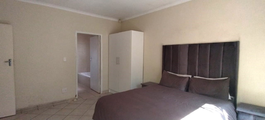 4 Bedroom Property for Sale in Rooihuiskraal Gauteng