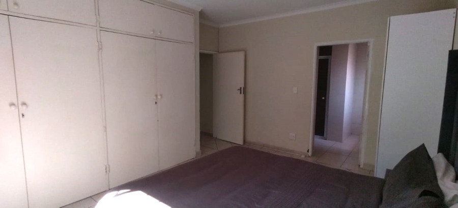 4 Bedroom Property for Sale in Rooihuiskraal Gauteng