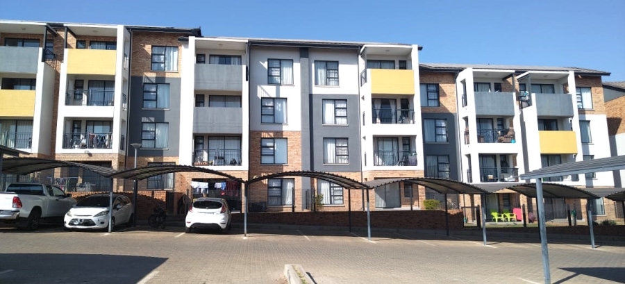 2 Bedroom Property for Sale in Rooihuiskraal North Gauteng