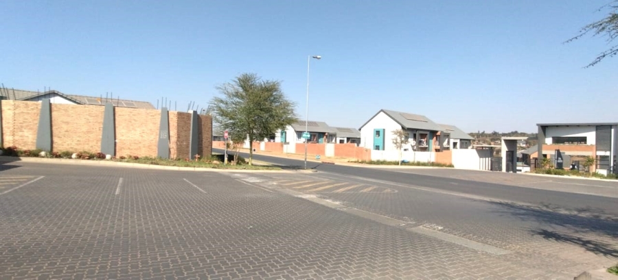 2 Bedroom Property for Sale in Rooihuiskraal North Gauteng