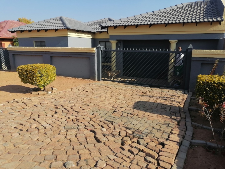 To Let 3 Bedroom Property for Rent in Soshanguve UU Gauteng