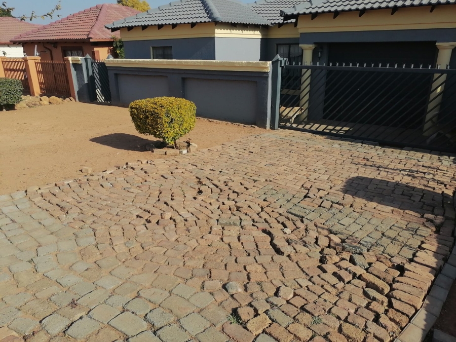 To Let 3 Bedroom Property for Rent in Soshanguve UU Gauteng