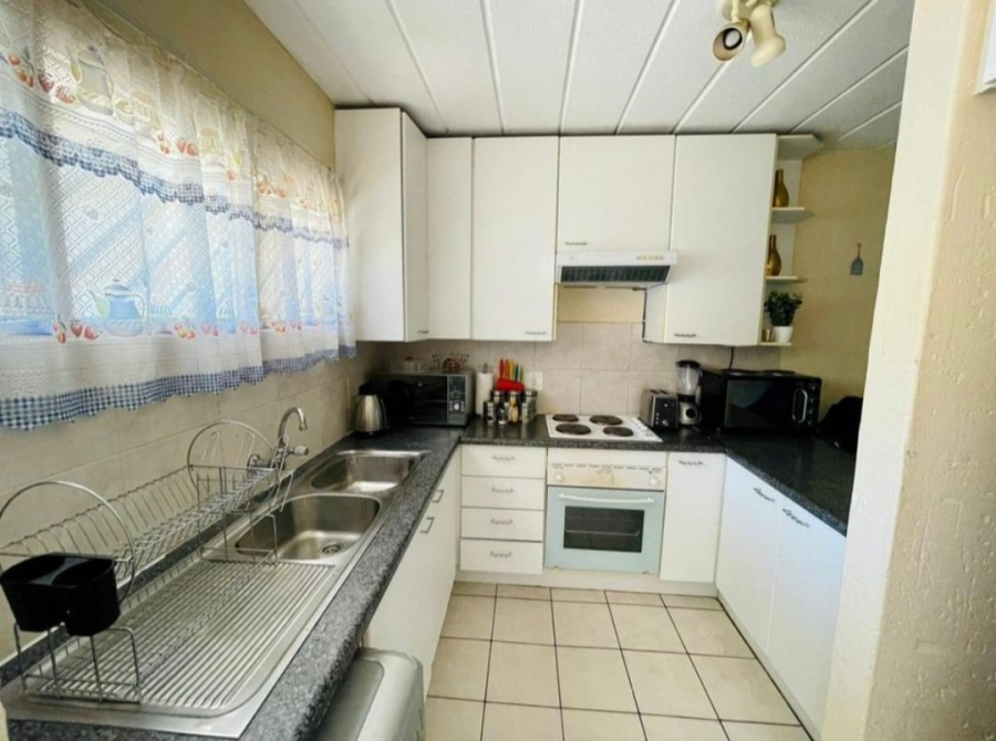 2 Bedroom Property for Sale in Oakdene Gauteng