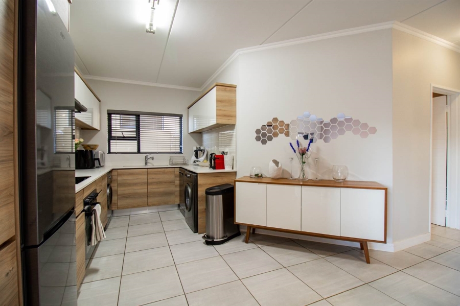 3 Bedroom Property for Sale in Woodmead Gauteng