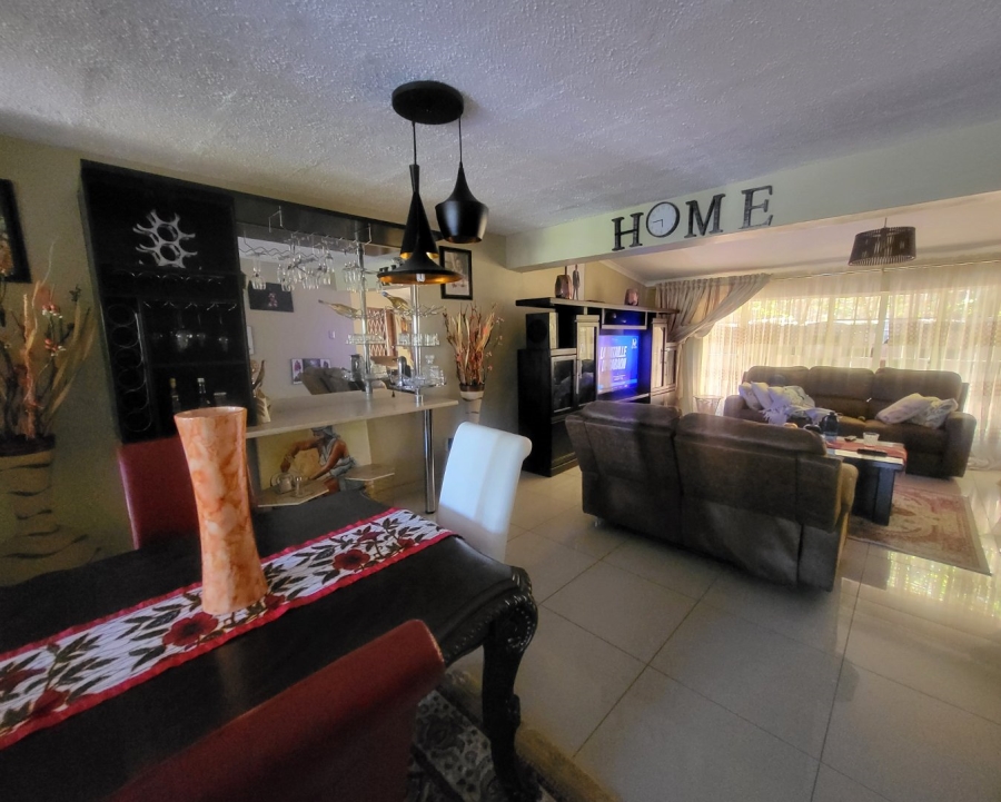 4 Bedroom Property for Sale in Faerie Glen Gauteng